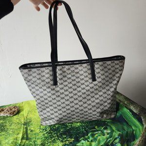 Michael Kors  Saffiano Leather Jet Set X-Large Signature Tote - Excellent!